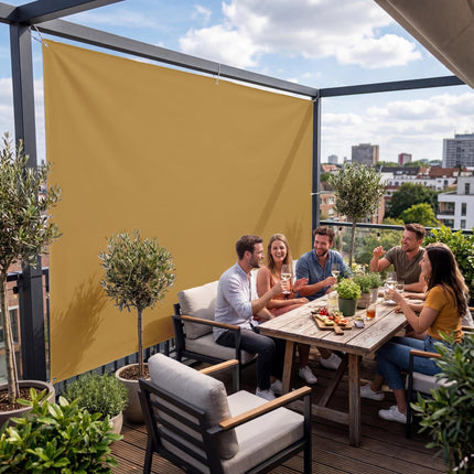 Sichtschutz Braunbeige (RAL® 1011) als Sichtschutz auf der Terrasse