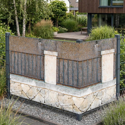 Bredan als Sichtschutz am Gartenzaun
