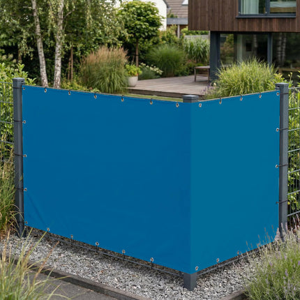 Sichtschutz Brilliantblau (RAL® 5007) als Sichtschutz am Gartenzaun