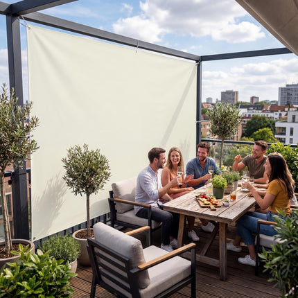 Sichtschutz Cremeweiß (RAL® 9001) als Sichtschutz auf der Terrasse