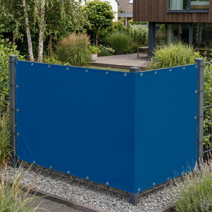 Sichtschutz Enzianblau (RAL® 5010) als Sichtschutz am Gartenzaun