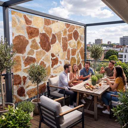 Giraffe als Sichtschutz auf der Terrasse