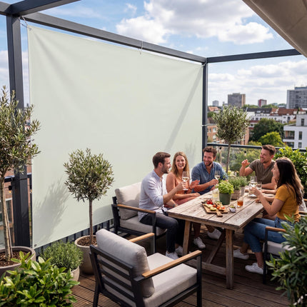 Sichtschutz Grauweiß (RAL® 9002) als Sichtschutz auf der Terrasse