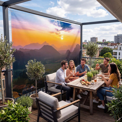 Hilde als Sichtschutz auf der Terrasse