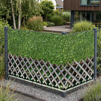 Kreuzi als Sichtschutz am Gartenzaun