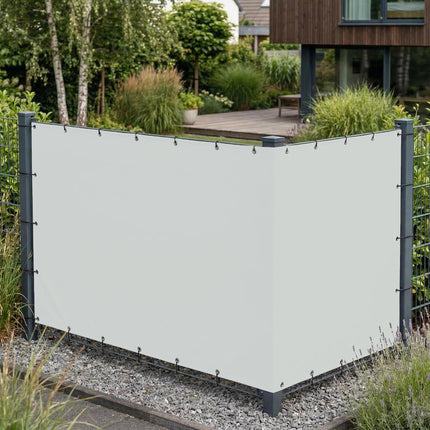 Sichtschutz Lichtgrau (RAL® 7035) als Sichtschutz am Gartenzaun