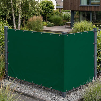 Sichtschutz Moosgrün (RAL® 6005) als Sichtschutz am Gartenzaun