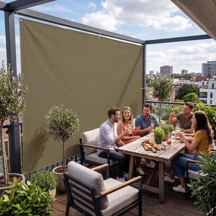 Sichtschutz Olivgrau (RAL® 7002) als Sichtschutz auf der Terrasse