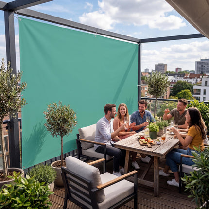 Sichtschutz Pastellgrün (RAL® 6034) als Sichtschutz auf der Terrasse