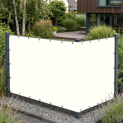 Sichtschutz Reinweiß (RAL® 9010) als Sichtschutz am Gartenzaun