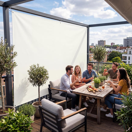 Sichtschutz Reinweiß (RAL® 9010) als Sichtschutz auf der Terrasse