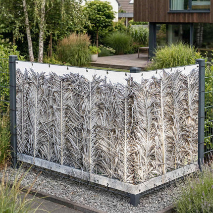 Rodrigo als Sichtschutz am Gartenzaun