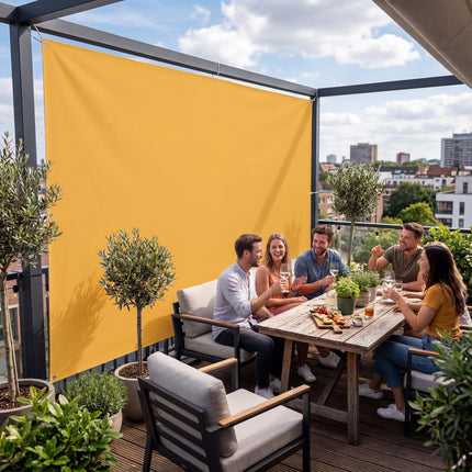Sichtschutz Safrangelb (RAL® 1017) als Sichtschutz auf der Terrasse