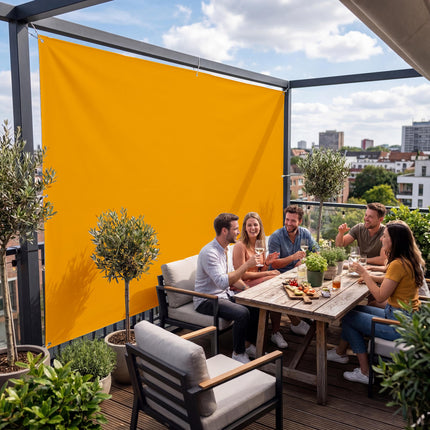 Sichtschutz Sonnengelb (RAL® 1037) als Sichtschutz auf der Terrasse