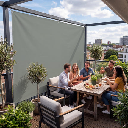 Sichtschutz Steingrau (RAL® 7030) als Sichtschutz auf der Terrasse
