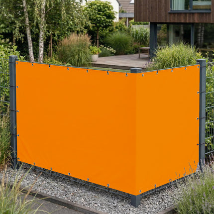 Sichtschutz Tieforange (RAL® 2011) als Sichtschutz am Gartenzaun