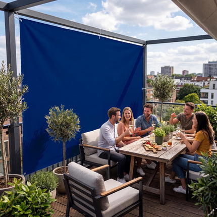 Sichtschutz Ultramarinblau (RAL® 5002) als Sichtschutz auf der Terrasse