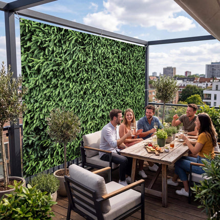 Wichtel als Sichtschutz auf der Terrasse