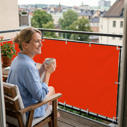 Sichtschutz Blutorange (RAL® 2002) als Balkonsichtschutz Innenansicht
