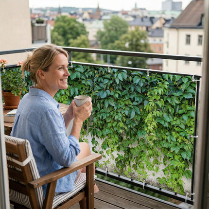 Lady als Balkonsichtschutz Innenansicht