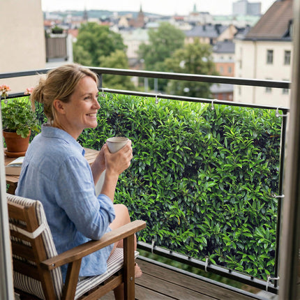 Lori als Balkonsichtschutz Innenansicht