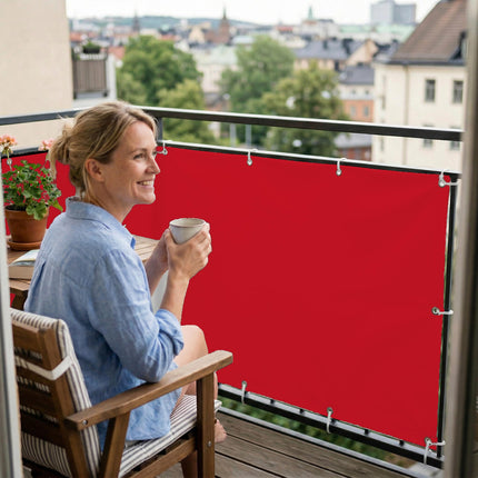 Sichtschutz Orientrot (RAL® 3031) als Balkonsichtschutz Innenansicht