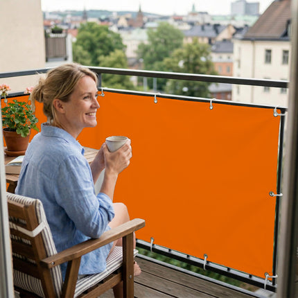 Sichtschutz Reinorange (RAL® 2004) als Balkonsichtschutz Innenansicht