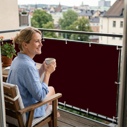 Sichtschutz Schwarzrot (RAL® 3007) als Balkonsichtschutz Innenansicht