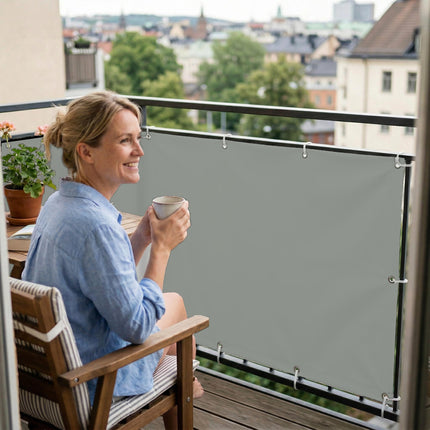 Sichtschutz Steingrau (RAL® 7030) als Balkonsichtschutz Innenansicht