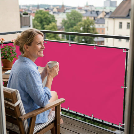 Sichtschutz Telemagenta (RAL® 4010) als Balkonsichtschutz Innenansicht