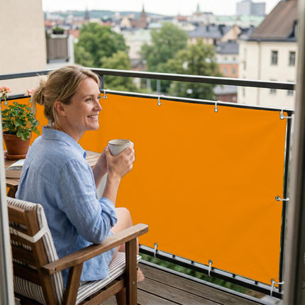 Sichtschutz Tieforange (RAL® 2011) als Balkonsichtschutz Innenansicht