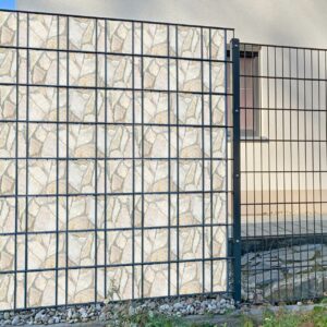 Villa Romantica steinig - Sichtschutzstreifen Steinoptik von myfence - Anwendung