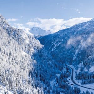 Sichtschutz Maki: Motiv mit schneebedeckter Berglandschaft